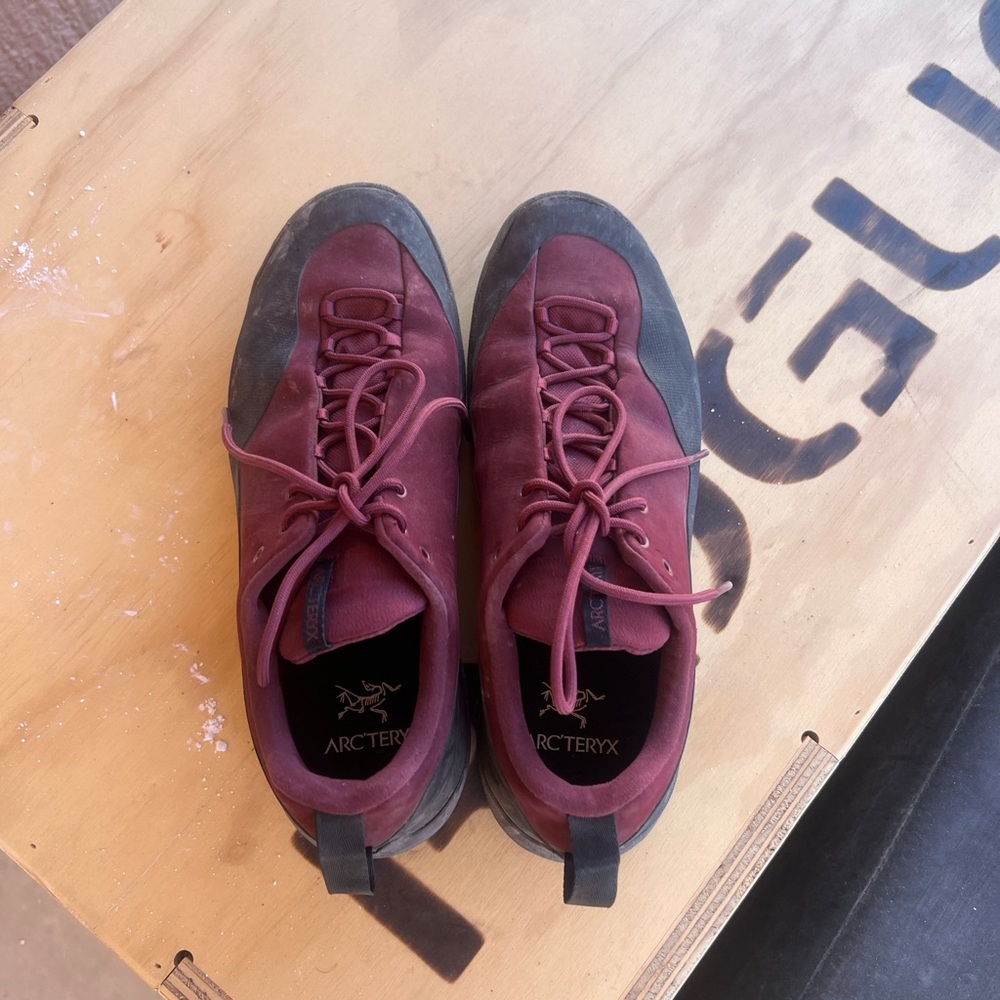 Arc'teryx Konseal approach shoes